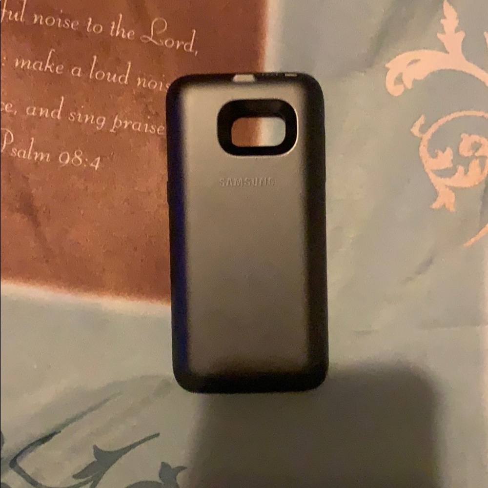 Galaxy S7 edge case charger.